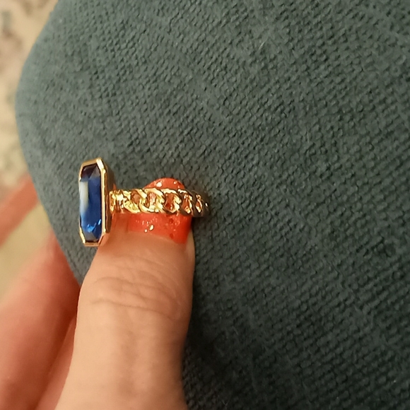 Gorgeous royal blue stone ring - Picture 4 of 8